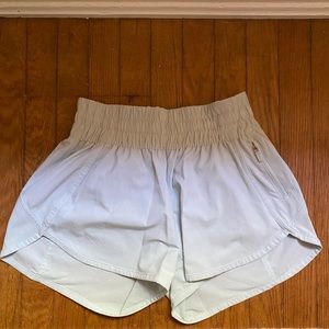 Lululemon size 4 4” athletic shorts